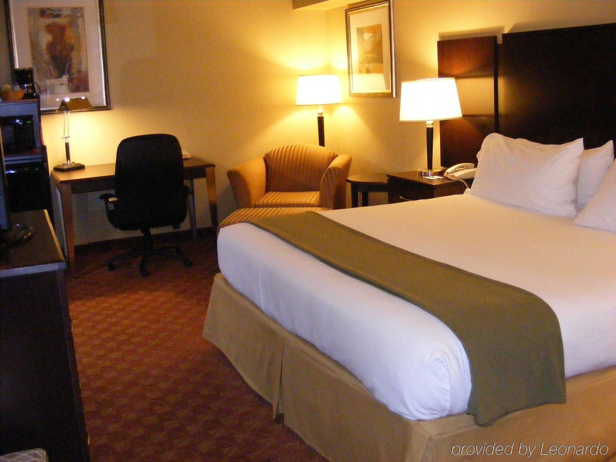 Holiday Express & By Ihg Hotel Muskogee